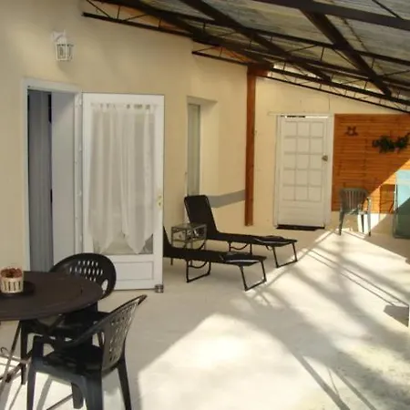 Le Guinguetton D'hotes Сasa de vacaciones *